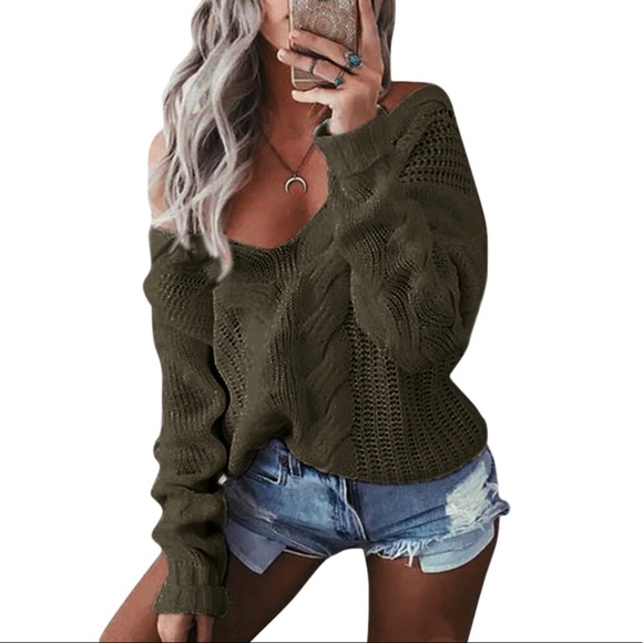 Boutique Sweaters - ✨Army Green Chunky Cable Knit Sweater✨